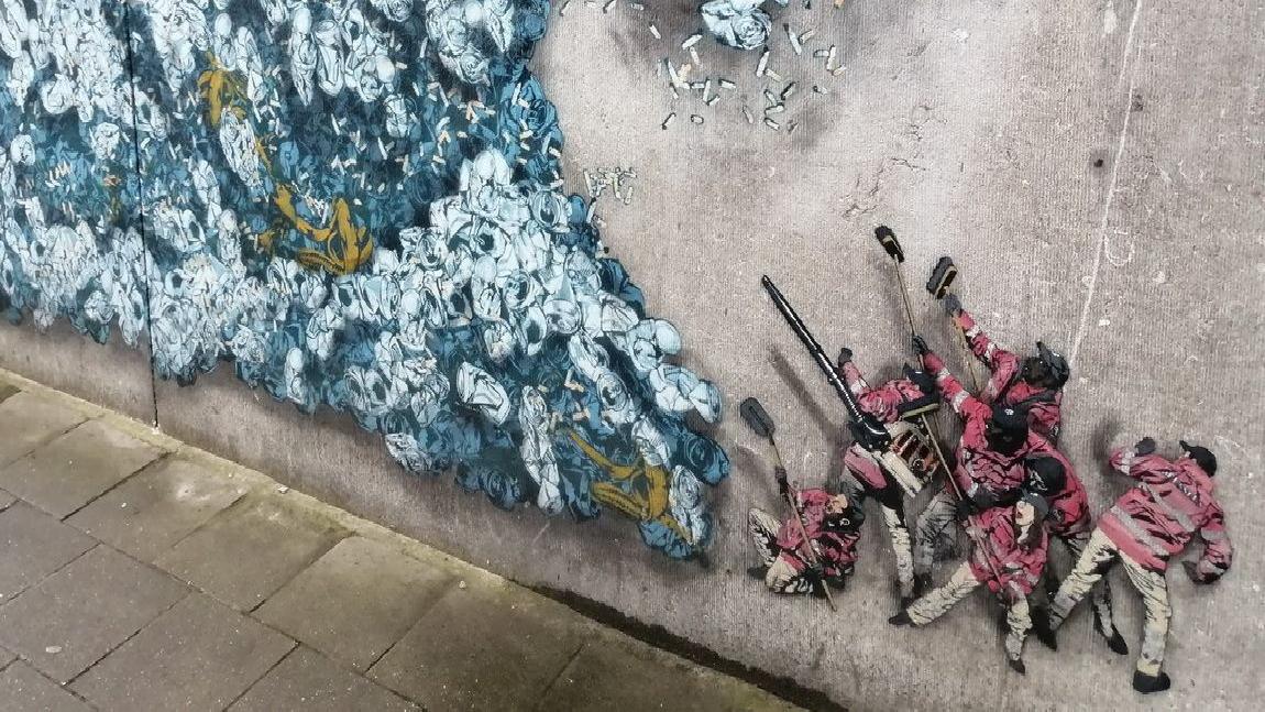 <span class="slide-category-rubric-colored" style="background-color:#e61591;"> STREETART </span>