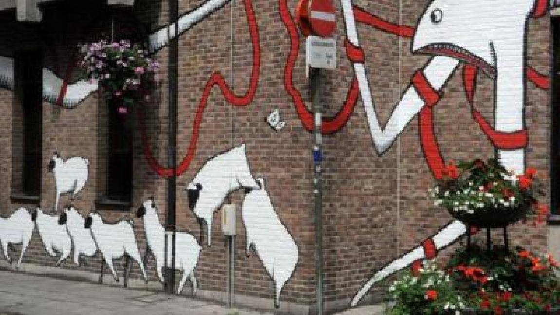 <span class="slide-category-rubric-colored" style="background-color:#e61591;"> STREETART </span>